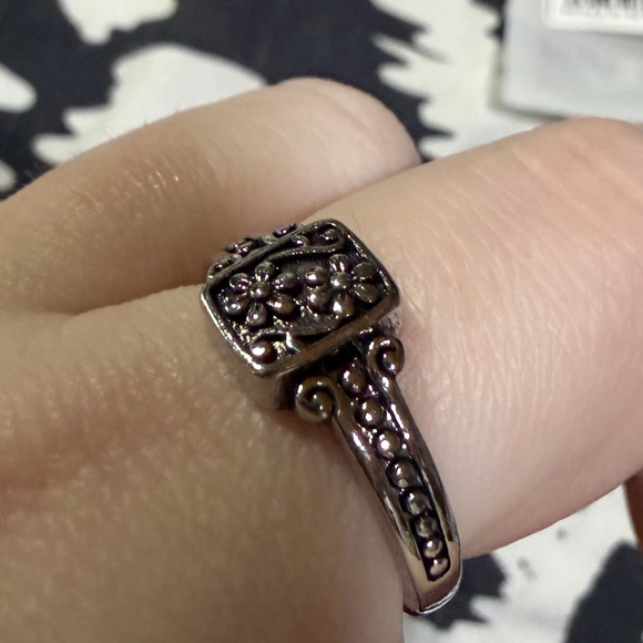 Cute ring - Picture 4 of 5